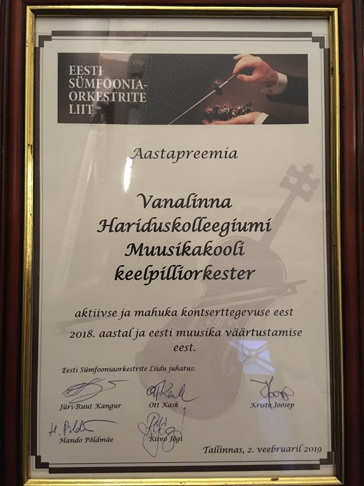 Palju õnne! Eesti Sümfooniaorkestrite Liidu aastapreemia pälvis VHK keelpilliorkester (dirigent Rasmus Puur)