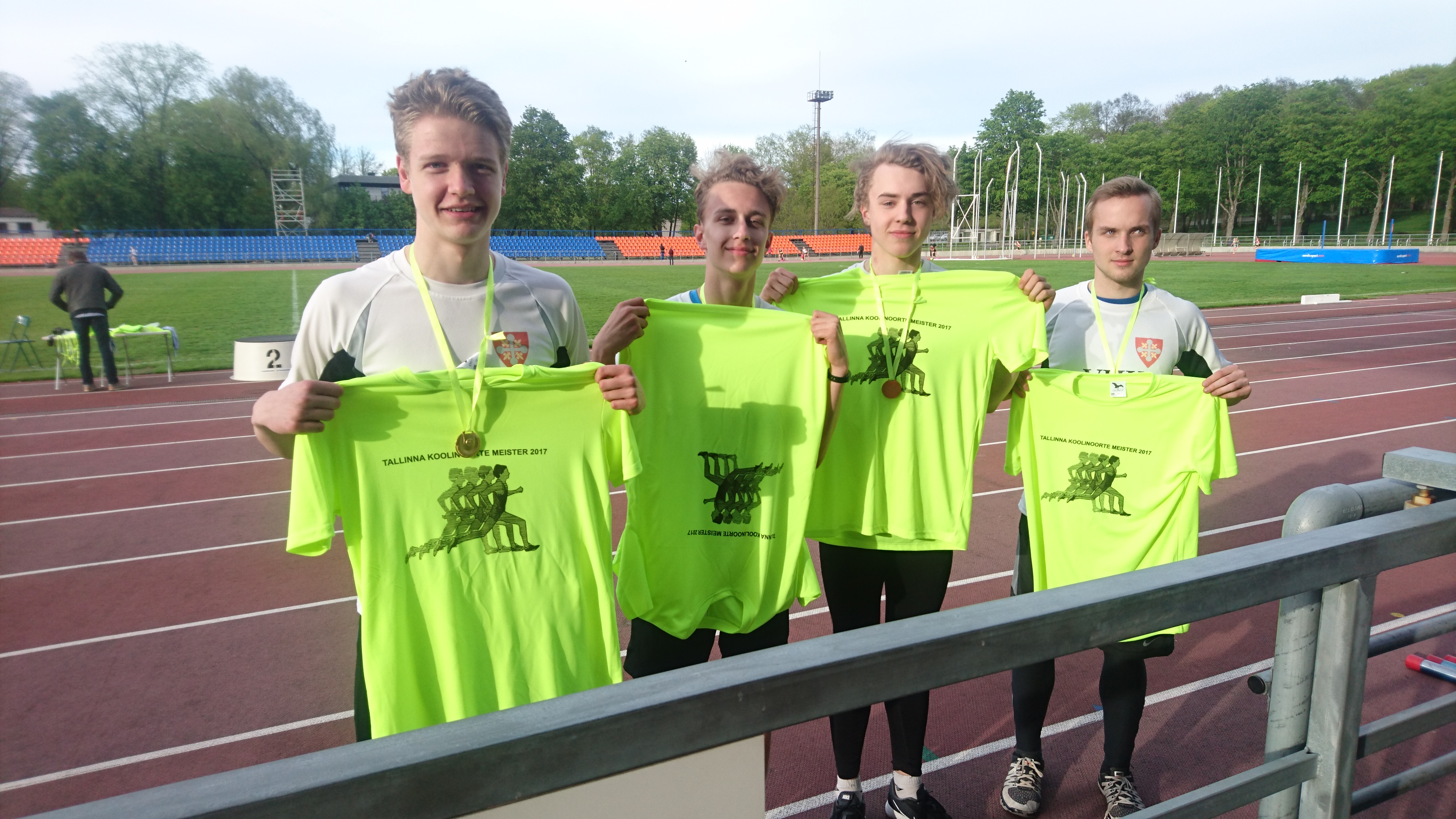 Põhikooli poisid tulid Tallinna koolinoorte meistriks 4x100 m teatejooksus ehk vägev punkt edukale koolispordiaastale!